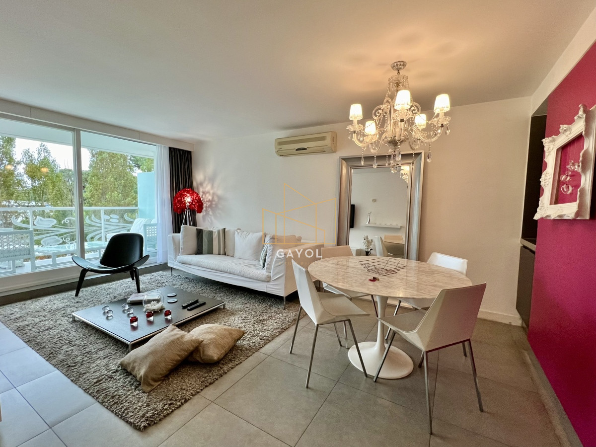 Apartamento ID.1184 - Alquiler Apartamento 1 Dormitorio y Medio Av. Roosevelt Punta del Este 