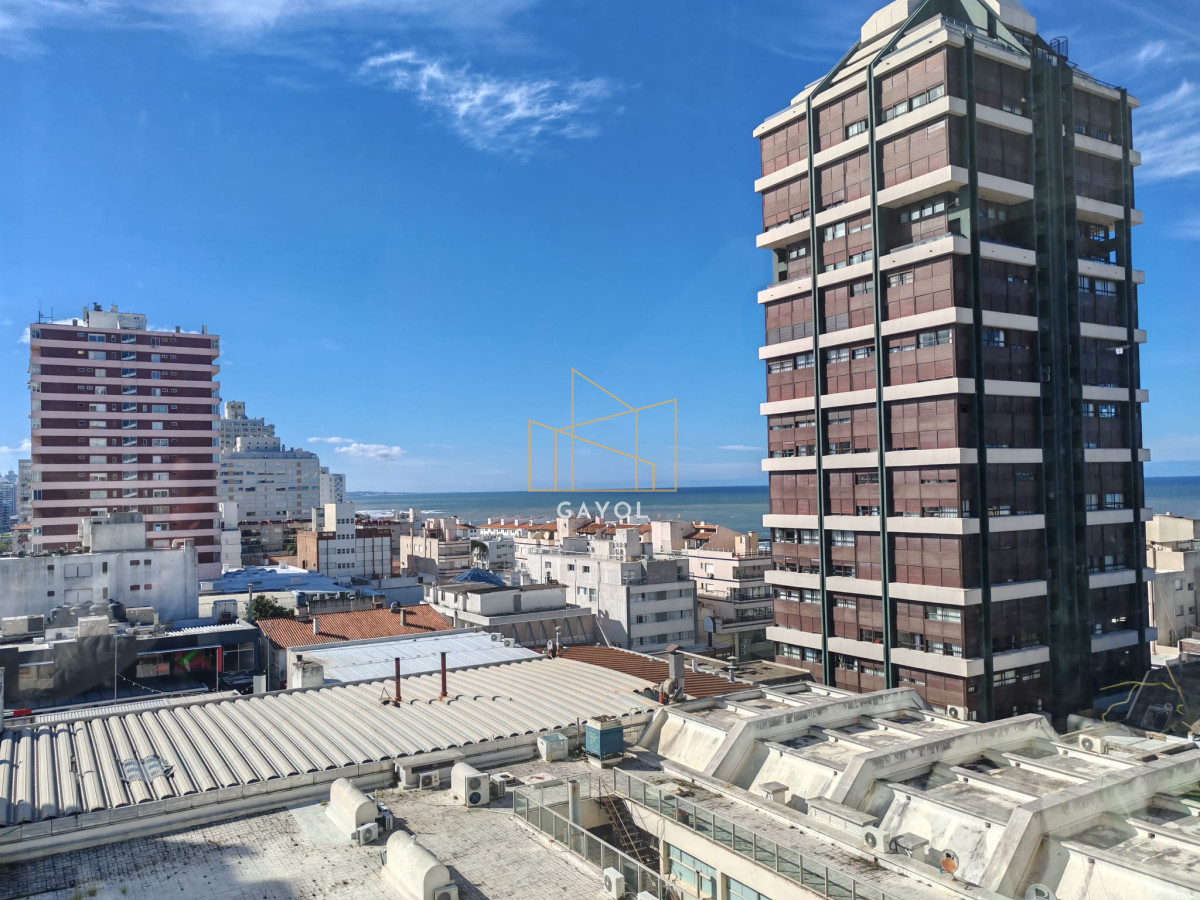 Apartamento ID.712 - Torre Libertador en venta reciclado de dos dormitorios 