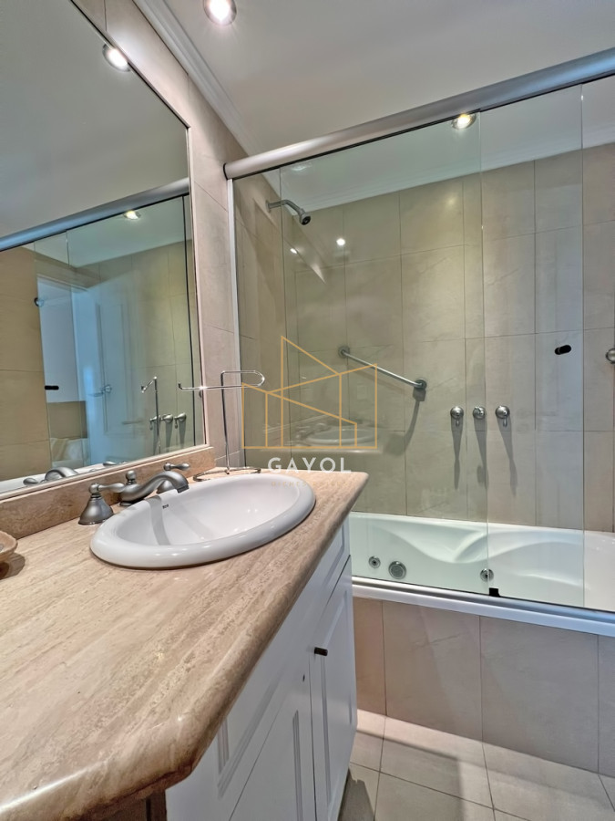 Apartamento ID.227 - Apartamento en venta y alquiler en Brava Punta del Este, 3 dormitorios, 2 baños
