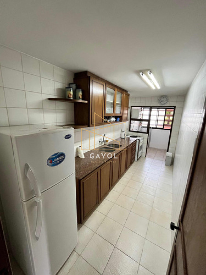 Apartamento ID.624 - Venta departamento en playa mansa, 3 dormitorios, parrillero propio
