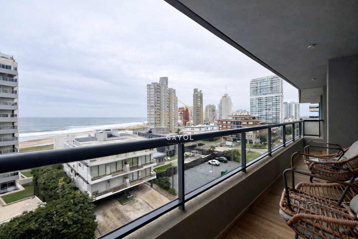 Apartamento ID.1243 - En venta 2 dormitorios con vista al mar