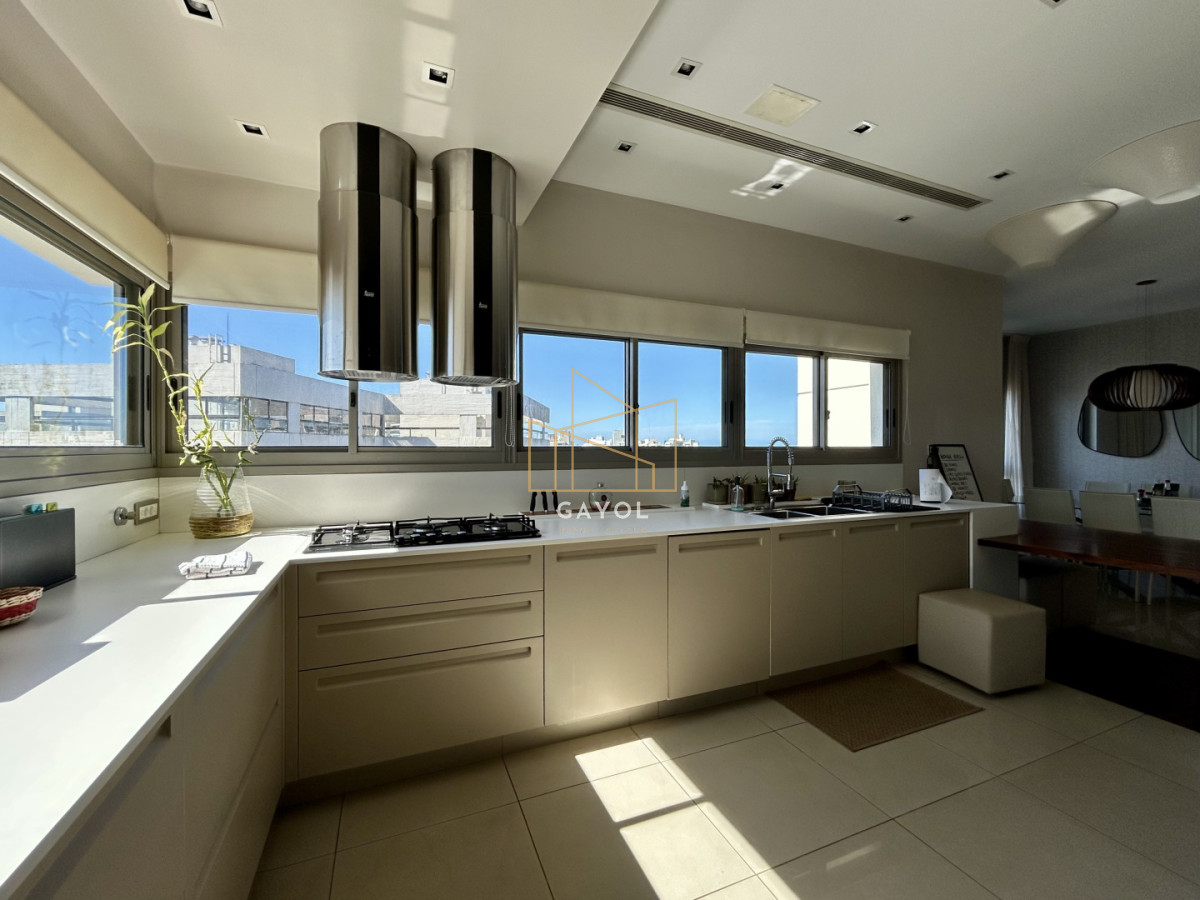 Apartamento ID.1218 - PENTHOUSE en venta frente al mar 