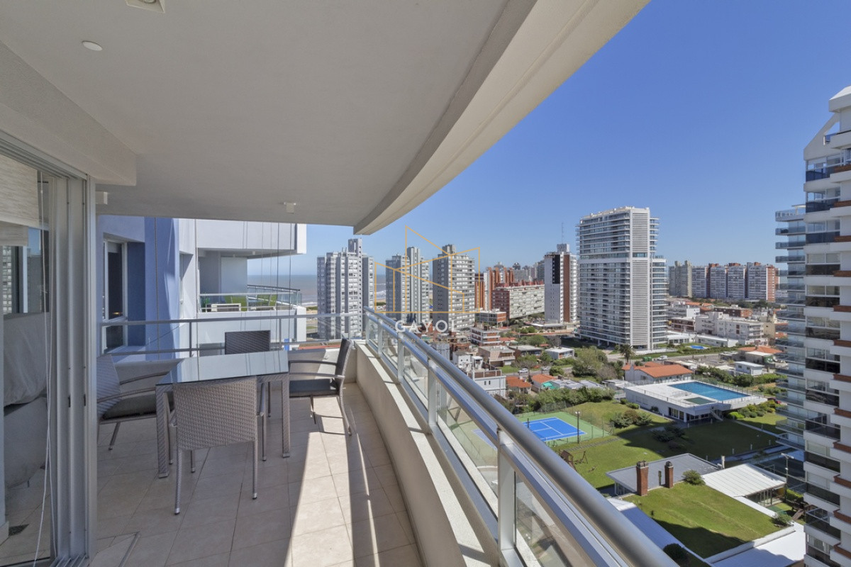 Apartamento ID.551 - Apartamento en Alquiler en Punta del Este 2 dormitorios y medio 