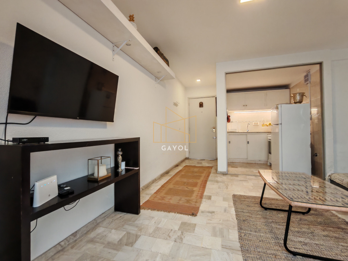 Apartamento ID.680 - Alquiler anual de 1 dormitorio con garaje