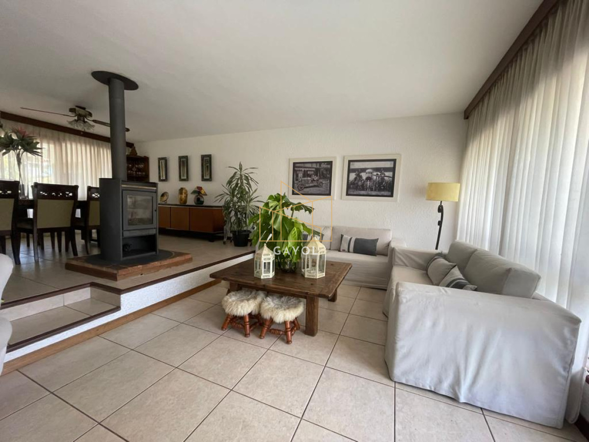 Casa ID.450 - Casa en alquier de temporada, playa mansa - 4 dormitorios