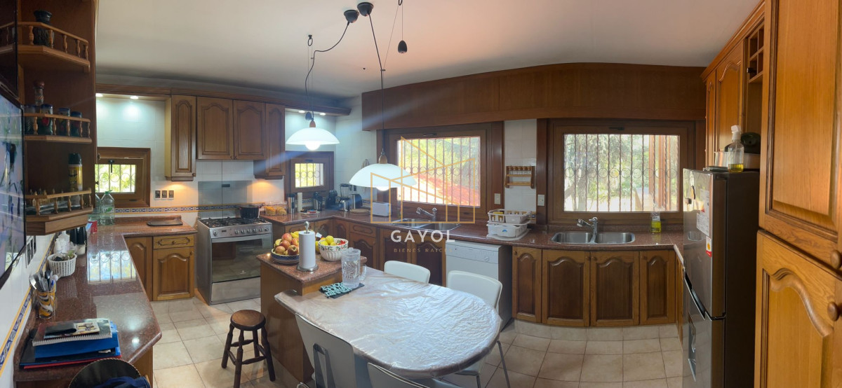 Casa ID.436 - Venta de Casa 8 DORMITORIOS en Solanas