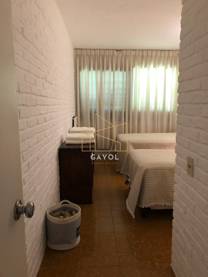 Casa ID.450 - Casa en alquier de temporada, playa mansa - 4 dormitorios