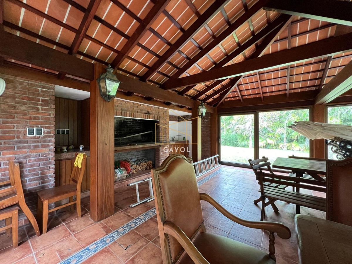 Casa ID.436 - Venta de Casa 8 DORMITORIOS en Solanas