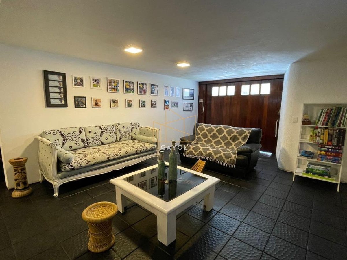 Casa ID.450 - Casa en alquier de temporada, playa mansa - 4 dormitorios