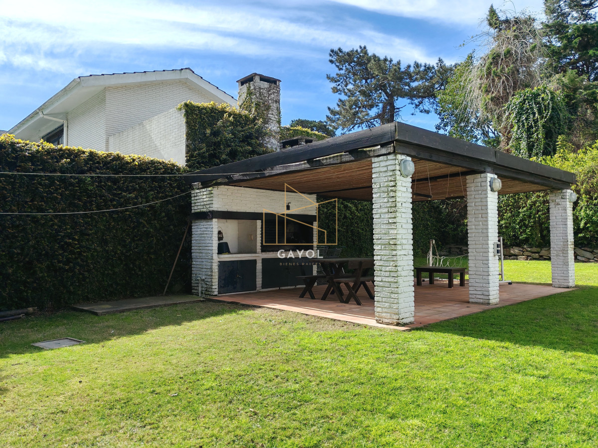 Casa ID.892 - Casa en alquiler con capacidad para 8 personas con buen jardin