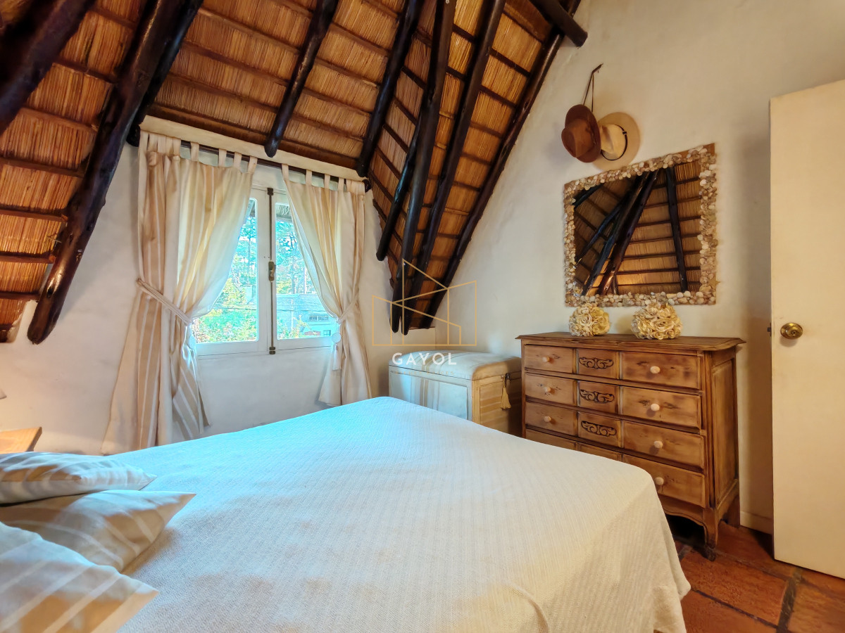 Casa ID.655 - Casa en venta reciclada, con amplio jardin con piscina 