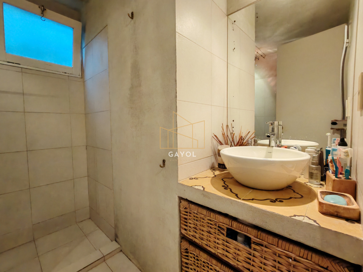 Casa ID.655 - Casa en venta reciclada, con amplio jardin con piscina 