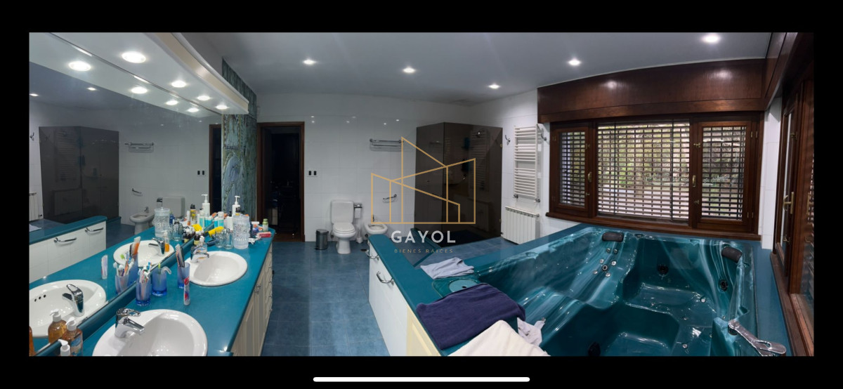 Casa ID.436 - Venta de Casa 8 DORMITORIOS en Solanas