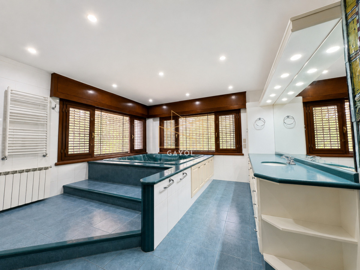 Casa ID.436 - Venta de Casa 8 DORMITORIOS en Solanas