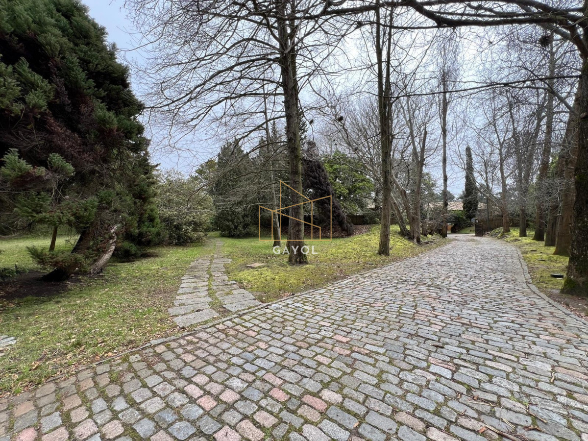 Casa ID.436 - Venta de Casa 8 DORMITORIOS en Solanas