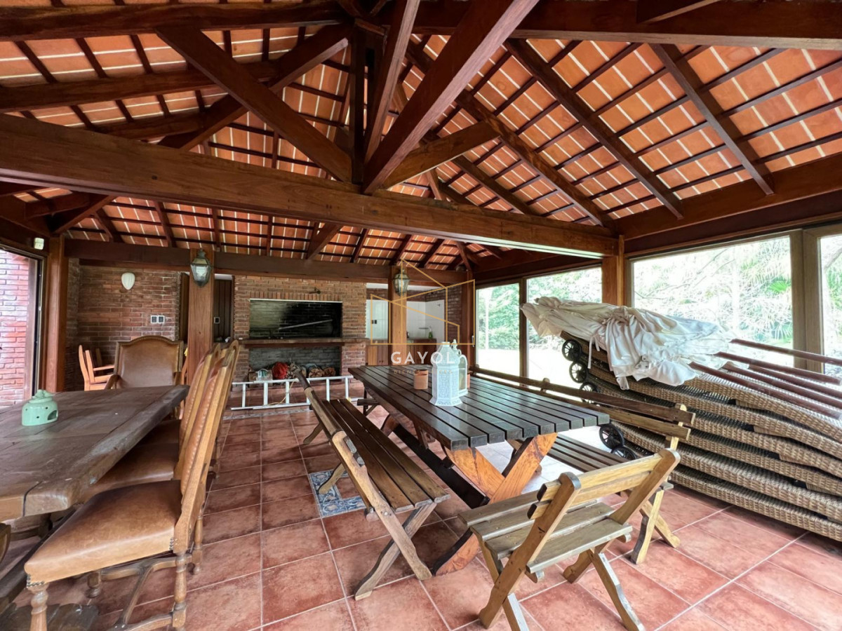Casa ID.436 - Venta de Casa 8 DORMITORIOS en Solanas