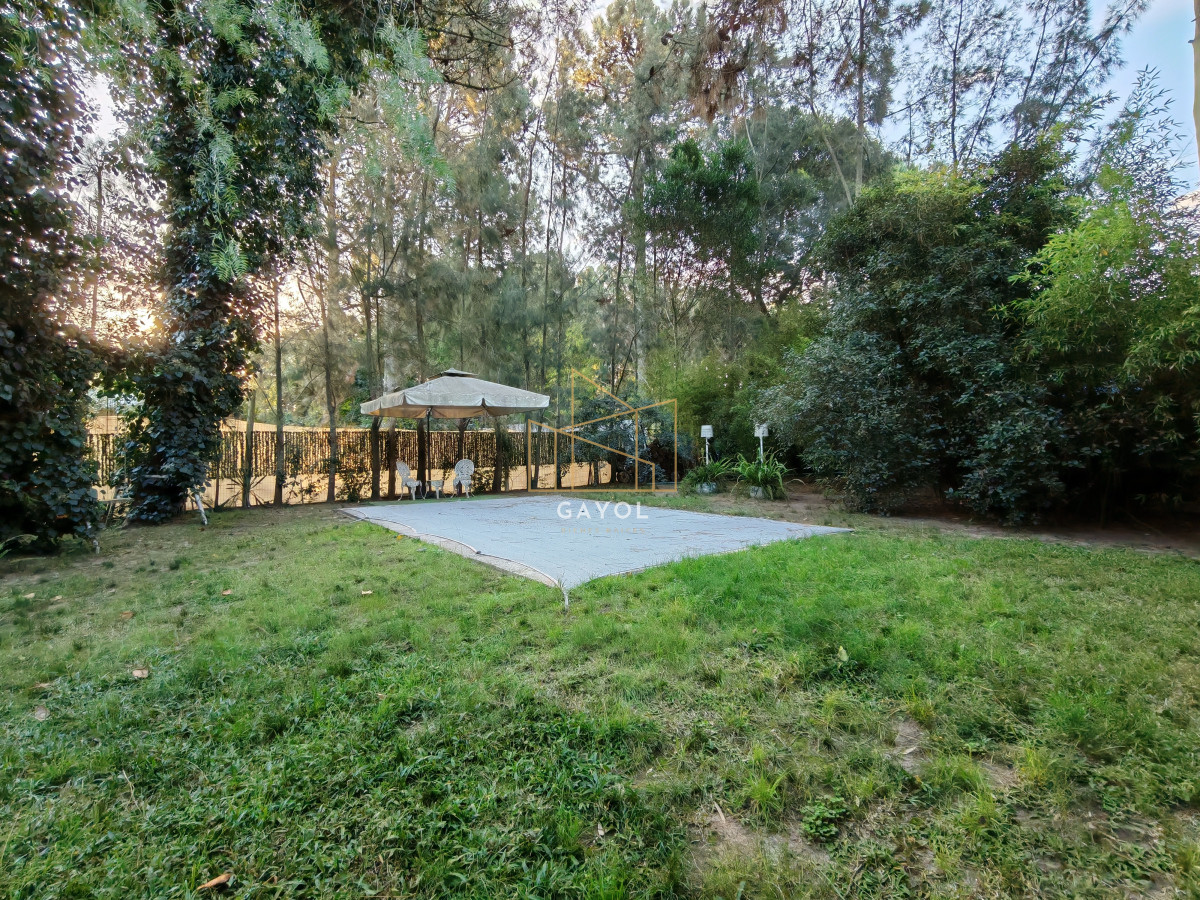 Casa ID.655 - Casa en venta reciclada, con amplio jardin con piscina 