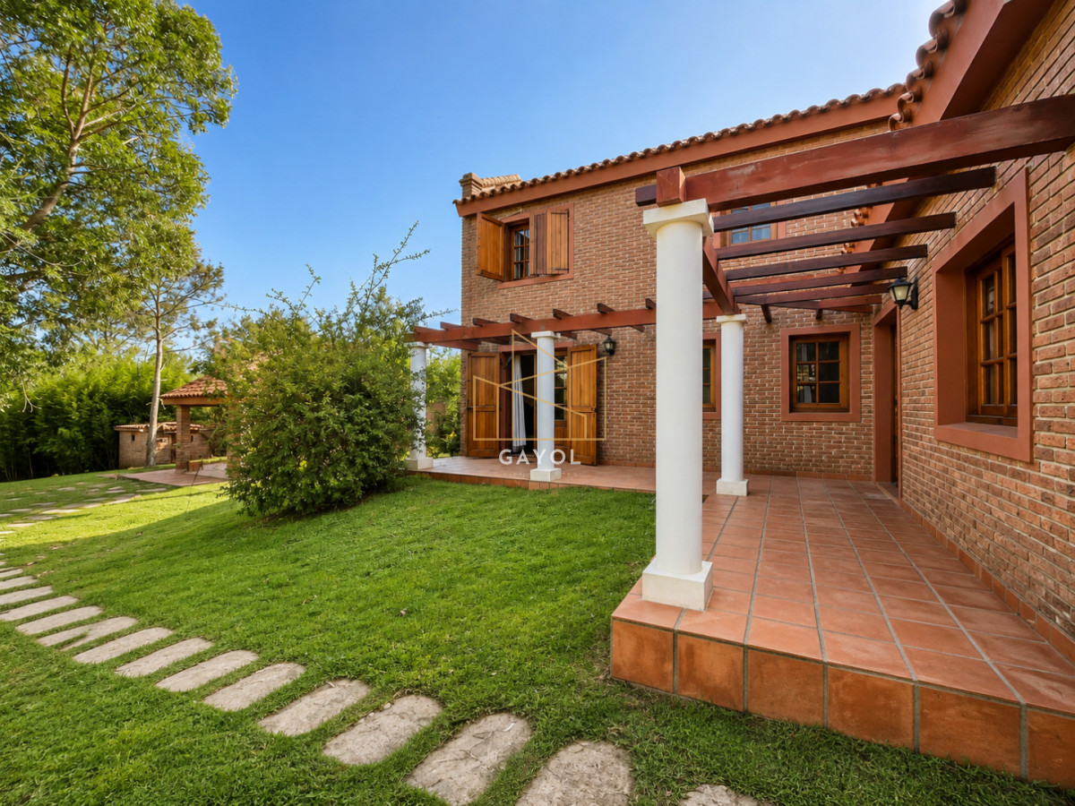 Casa ID.1430 - Excelente oportunidad en Playa Mansa