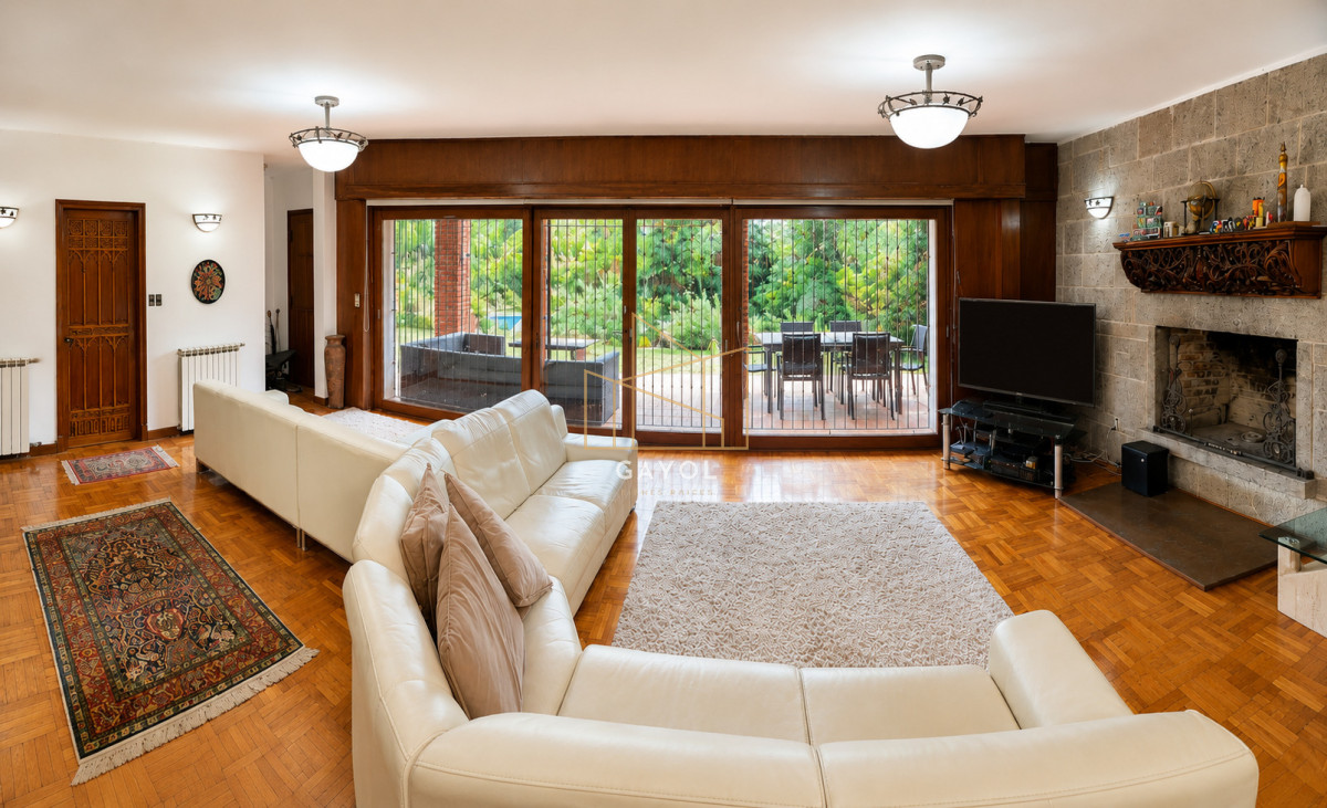 Casa ID.436 - Venta de Casa 8 DORMITORIOS en Solanas