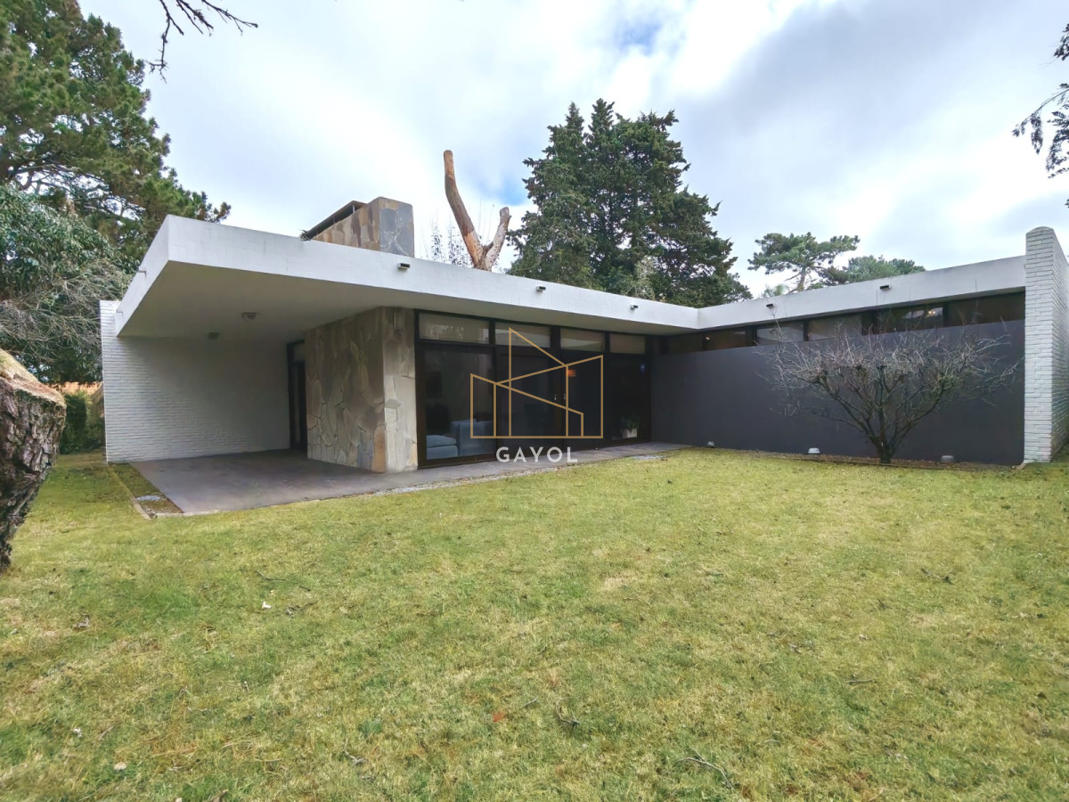 Casa ID.892 - Casa en alquiler con capacidad para 8 personas con buen jardin