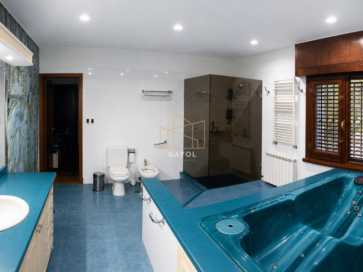 Casa ID.436 - Venta de Casa 8 DORMITORIOS en Solanas