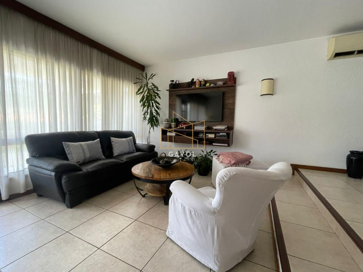 Casa ID.450 - Casa en alquier de temporada, playa mansa - 4 dormitorios