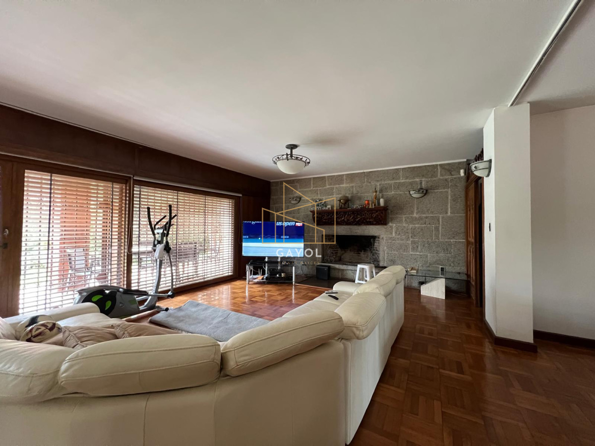 Casa ID.436 - Venta de Casa 8 DORMITORIOS en Solanas