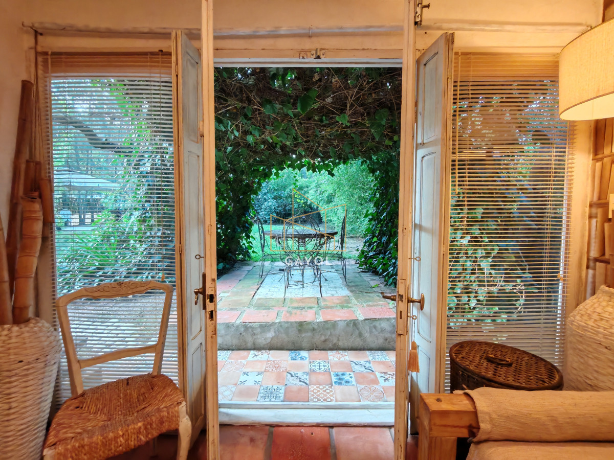 Casa ID.655 - Casa en venta reciclada, con amplio jardin con piscina 