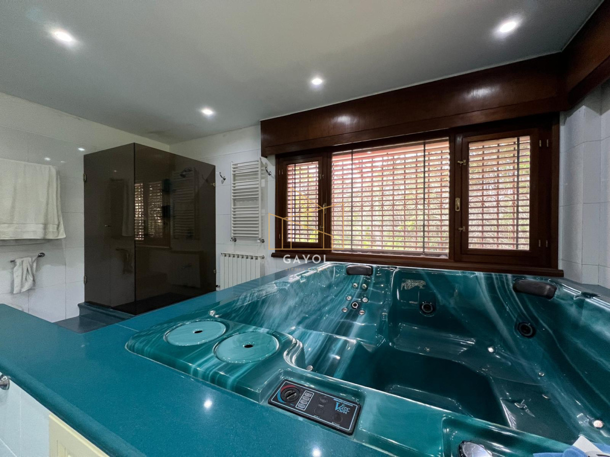 Casa ID.436 - Venta de Casa 8 DORMITORIOS en Solanas