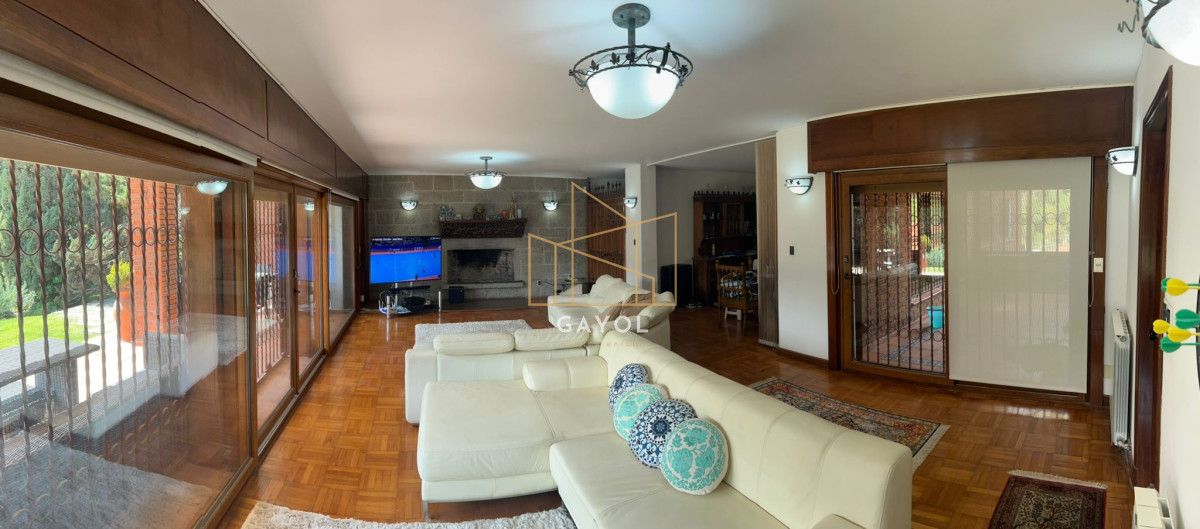 Casa ID.436 - Venta de Casa 8 DORMITORIOS en Solanas