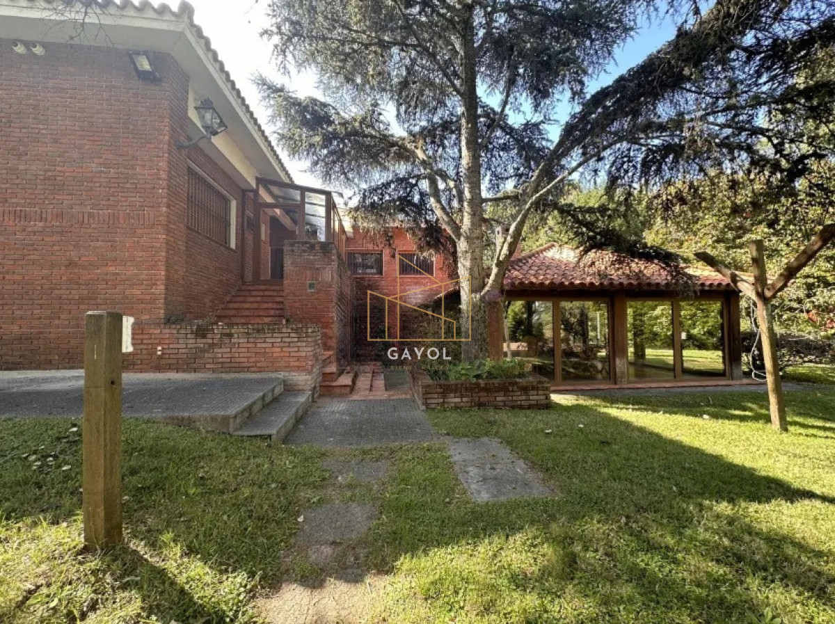 Casa ID.436 - Venta de Casa 8 DORMITORIOS en Solanas