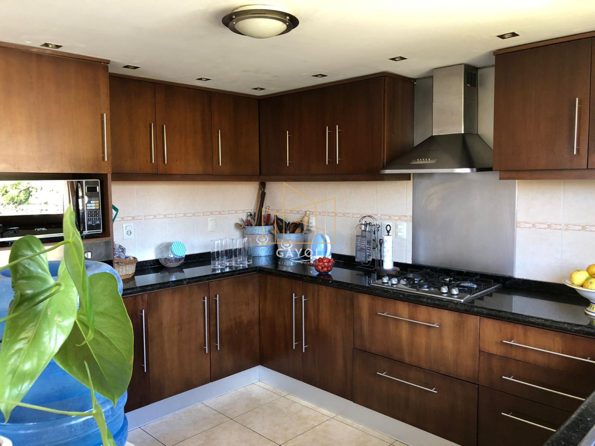 Casa ID.450 - Casa en alquier de temporada, playa mansa - 4 dormitorios