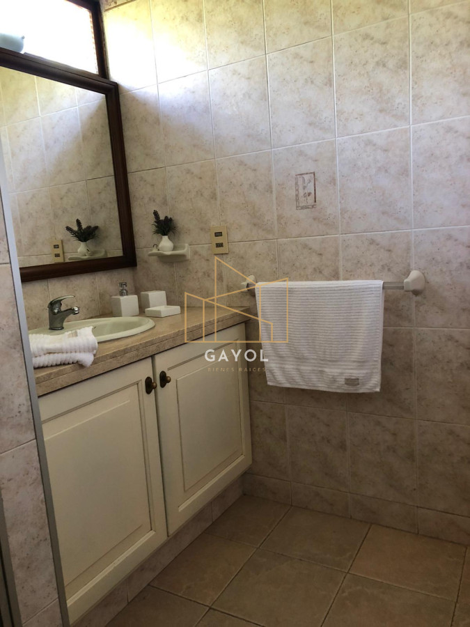 Casa ID.450 - Casa en alquier de temporada, playa mansa - 4 dormitorios