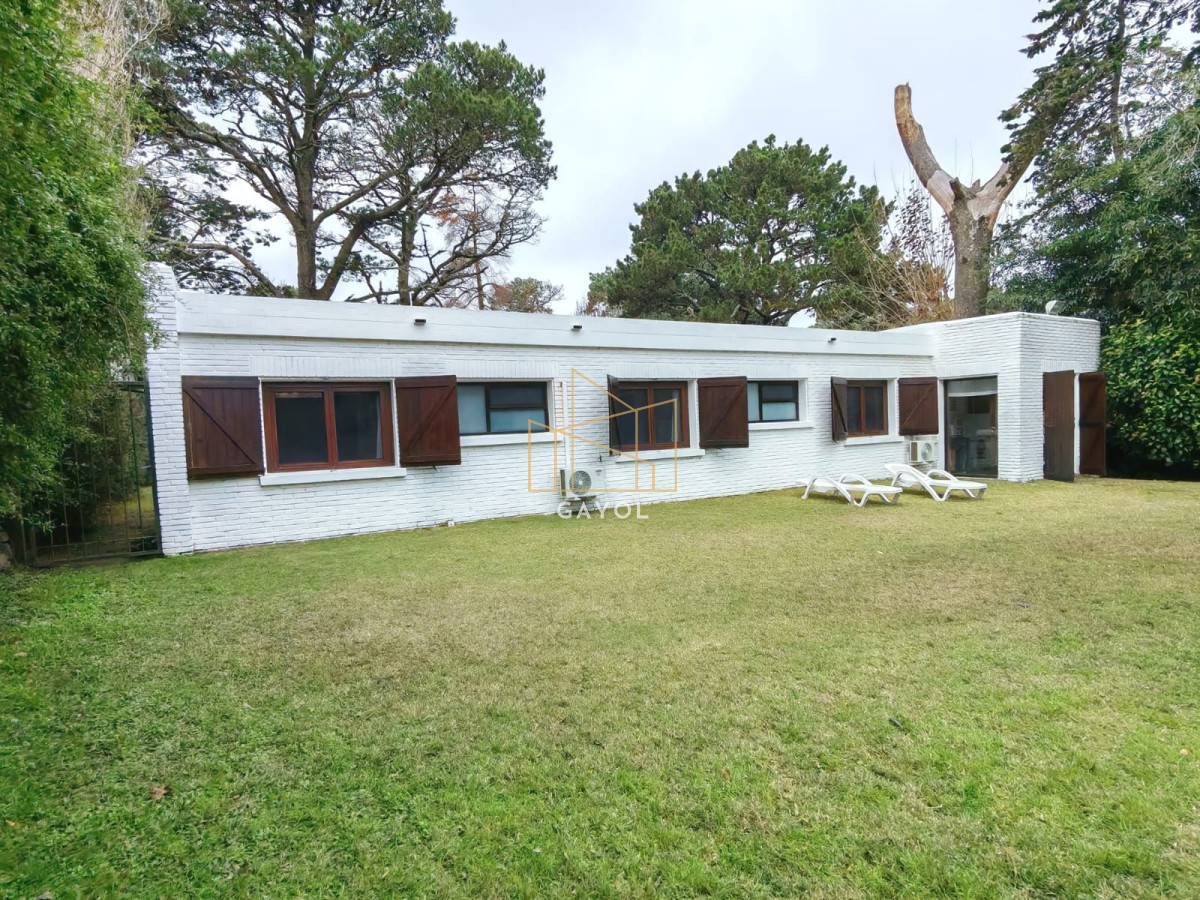 Casa ID.892 - Casa en alquiler con capacidad para 8 personas con buen jardin