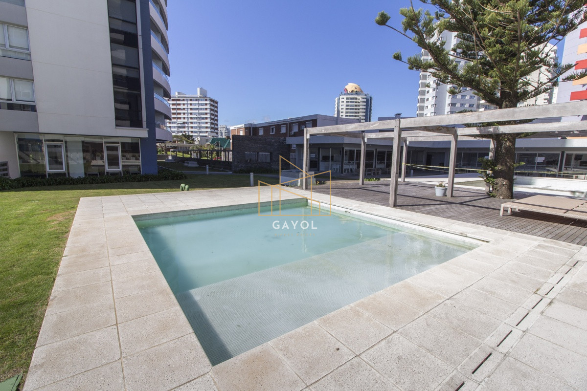 Apartamento ID.551 - Apartamento en Alquiler en Punta del Este 2 dormitorios y medio 