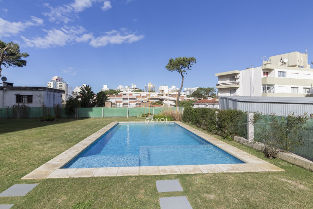 Apartamento ID.1166 - Alquiler invernal Edificio nuevo - Dpto.2 dorm 2 baños Terraza con parrillero