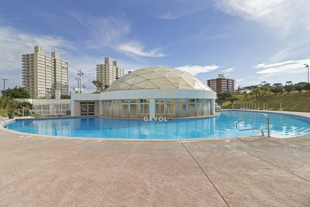 Apartamento ID.1327 - Penthouse con vista al mar en Playa Mansa - Piso alto