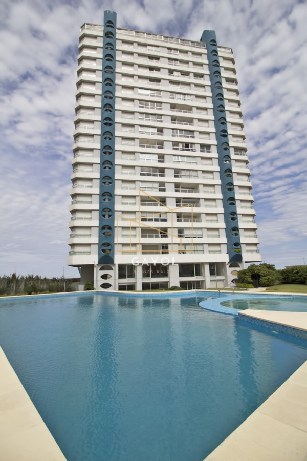 Apartamento ID.1286 - Frente al mar, reciclado en torre de gran categoría en venta 