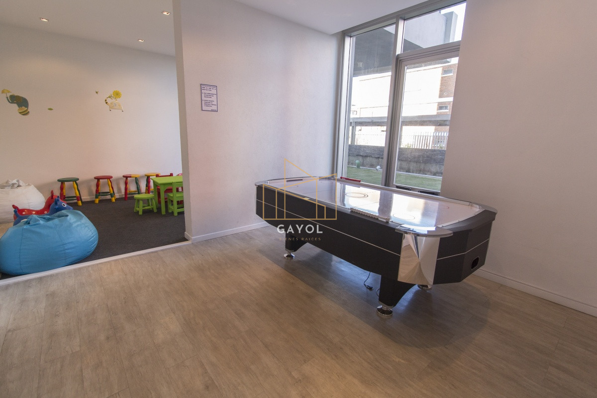 Apartamento ID.551 - Apartamento en Alquiler en Punta del Este 2 dormitorios y medio 
