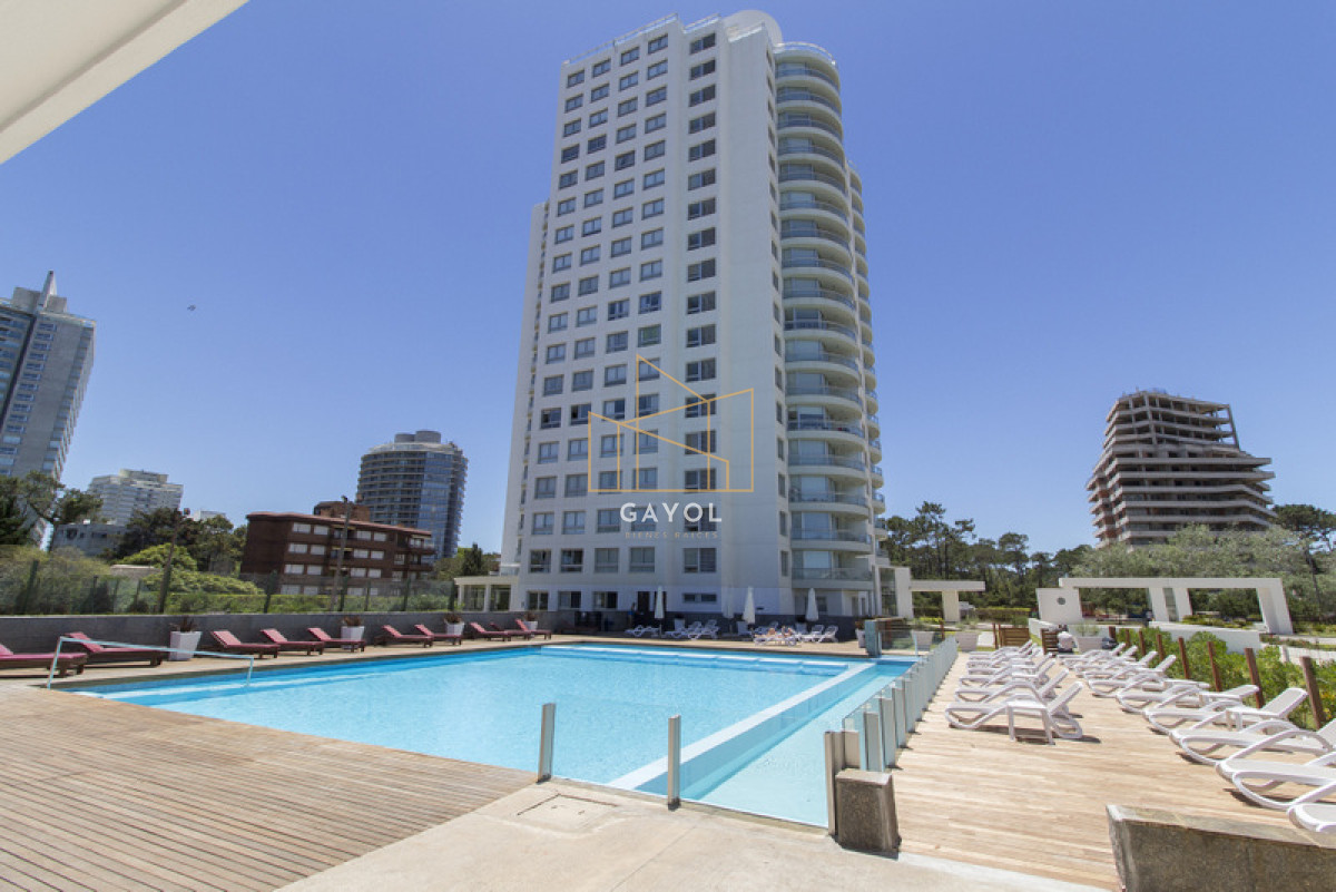 Apartamento ID.71 - Piso alto con terraza y linda vista. 3 dorm.- Amenities