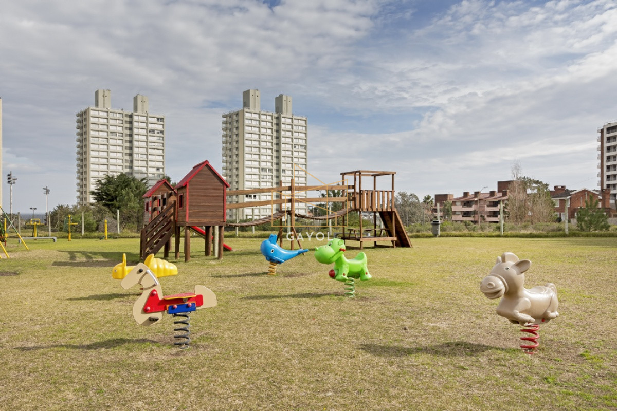 Apartamento ID.1327 - Penthouse con vista al mar en Playa Mansa - Piso alto