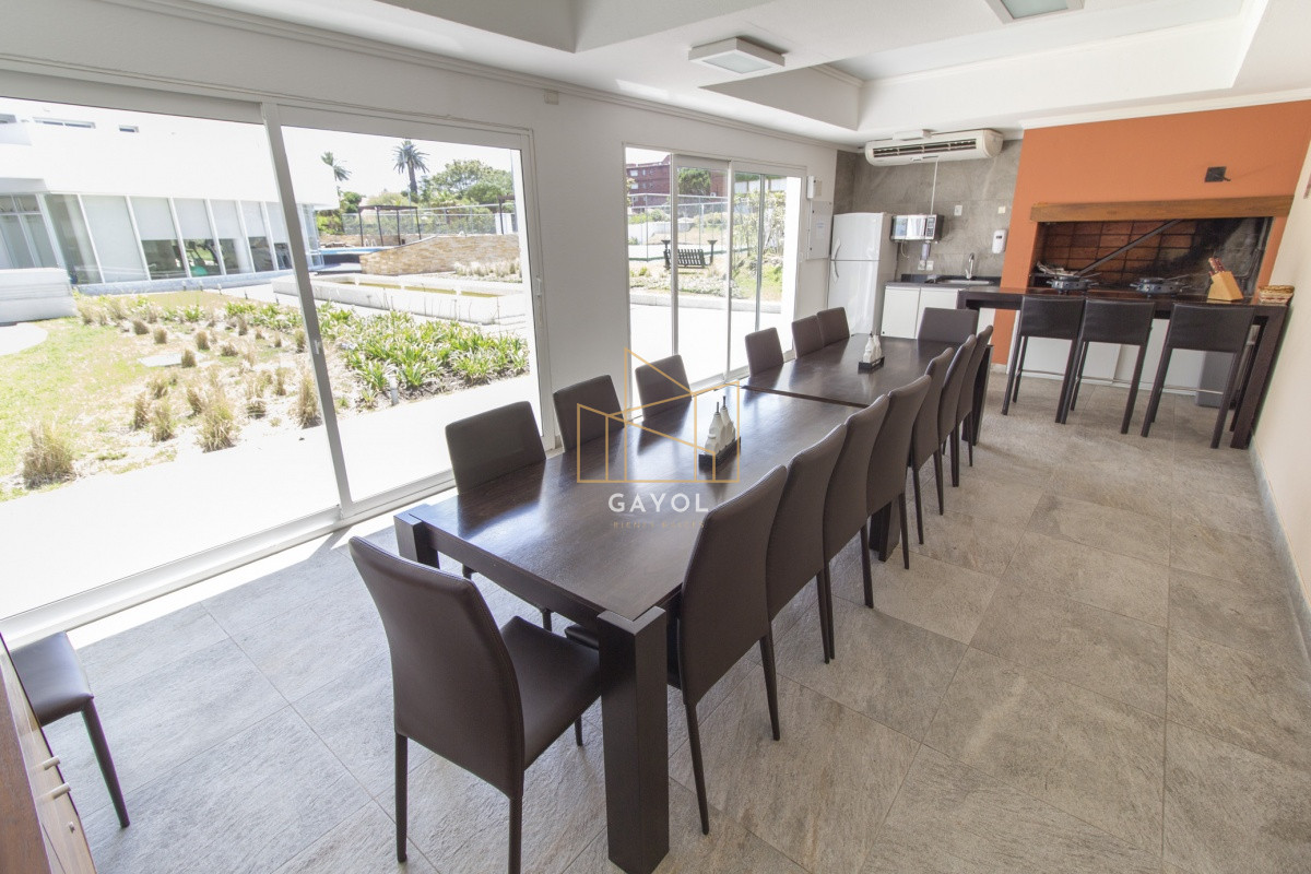 Apartamento ID.328 - Apartamento en venta y alquiler en Mansa Punta del Este, 2 dormitorios, 3 baños