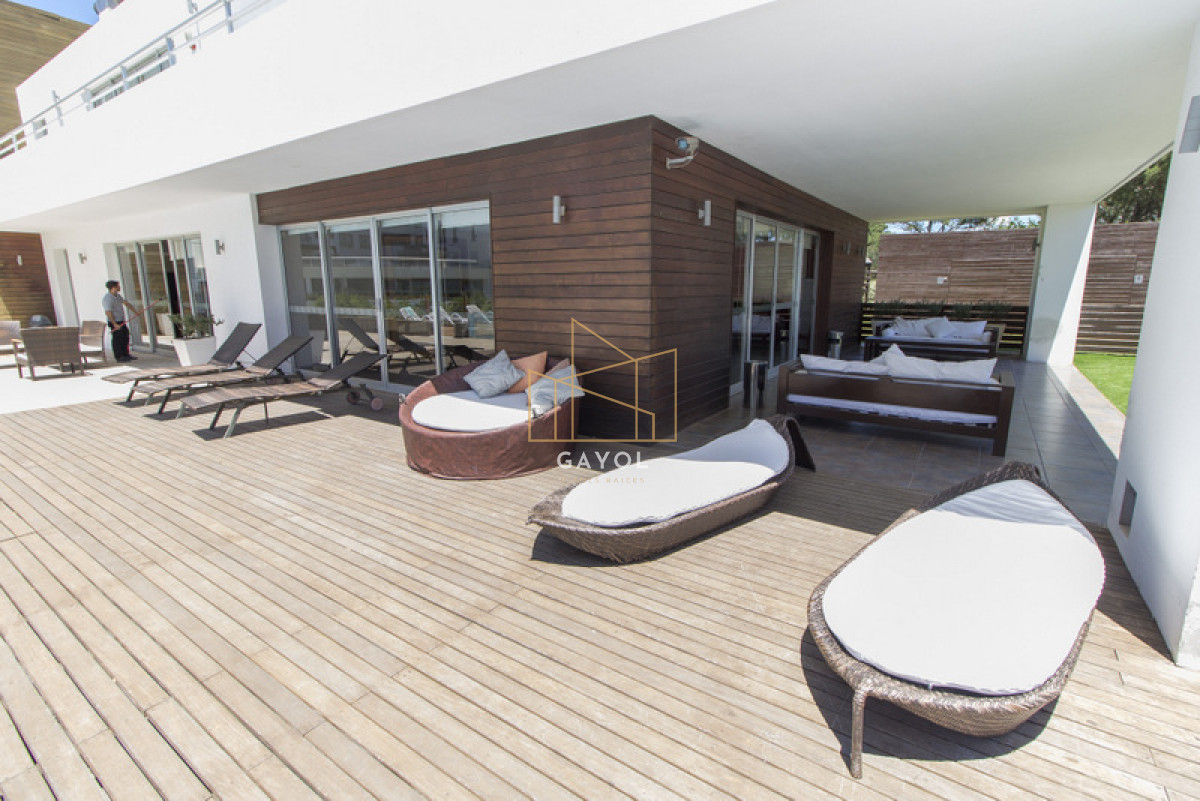 Apartamento ID.71 - Piso alto con terraza y linda vista. 3 dorm.- Amenities