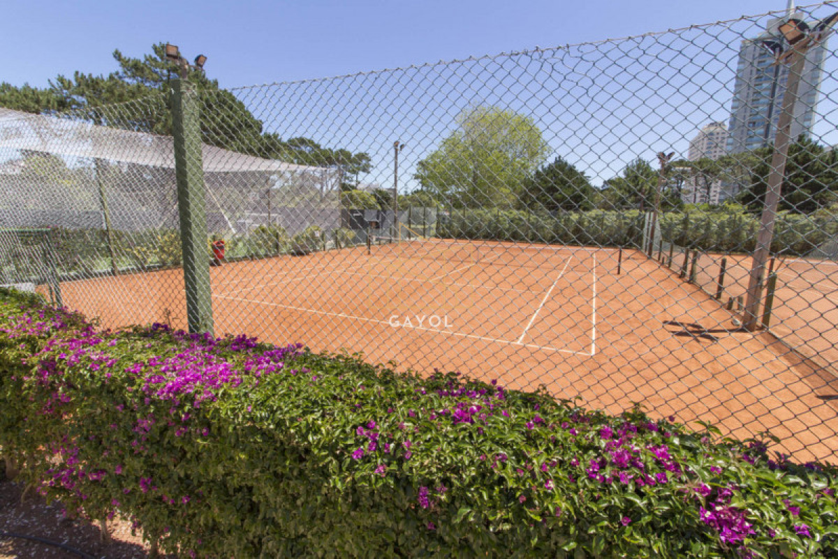 Apartamento ID.71 - Piso alto con terraza y linda vista. 3 dorm.- Amenities