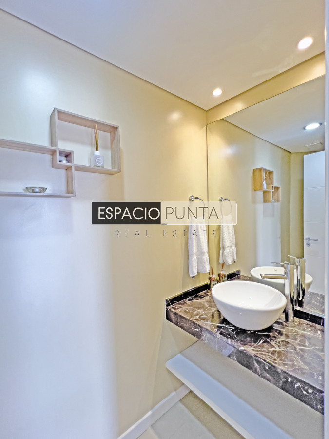 Apartamento ID.1482 - Apartamento en venta y alquiler en Mansa Punta del Este, 2 dormitorios, 3 baños