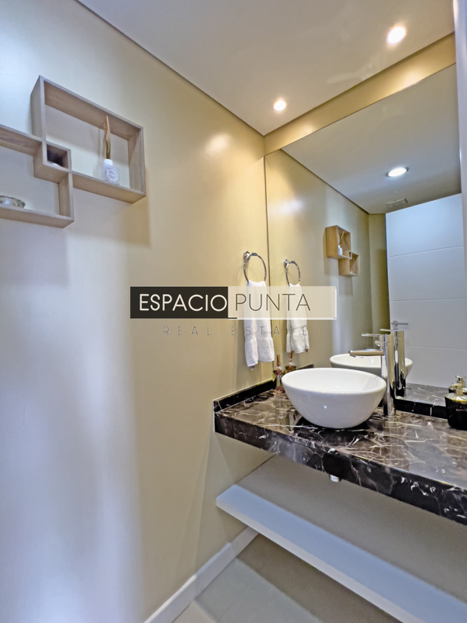 Apartamento ID.1482 - Apartamento en venta y alquiler en Mansa Punta del Este, 2 dormitorios, 3 baños