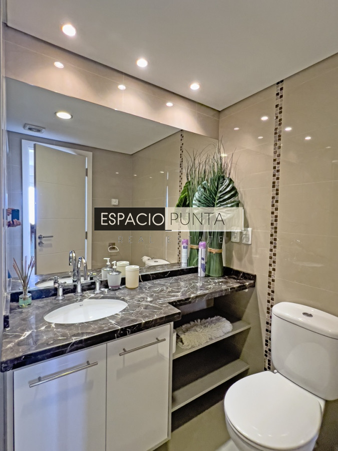 Apartamento ID.1482 - Apartamento en venta y alquiler en Mansa Punta del Este, 2 dormitorios, 3 baños