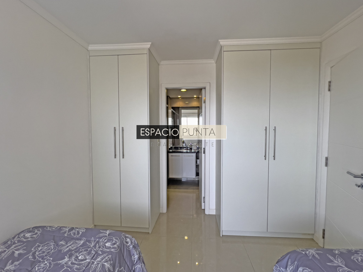 Apartamento ID.1482 - Apartamento en venta y alquiler en Mansa Punta del Este, 2 dormitorios, 3 baños