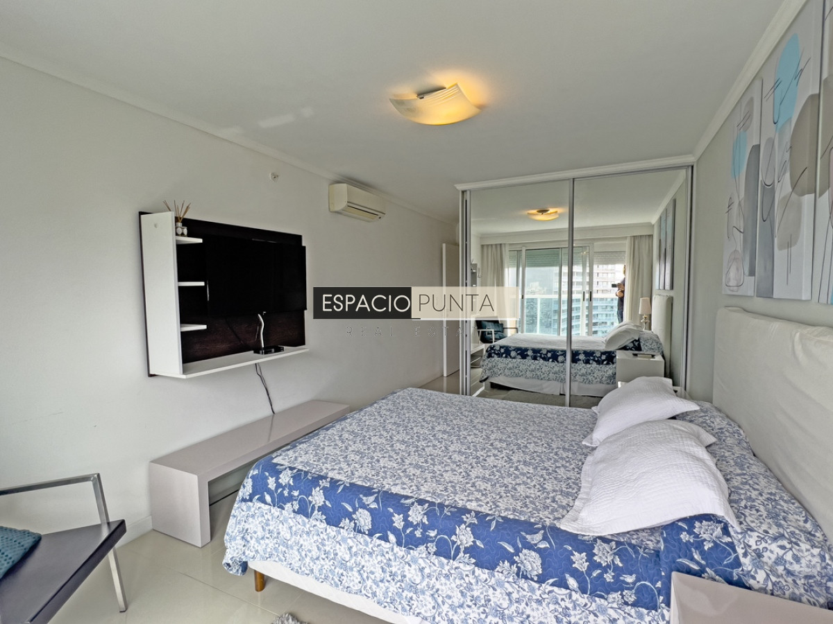Apartamento ID.1482 - Apartamento en venta y alquiler en Mansa Punta del Este, 2 dormitorios, 3 baños