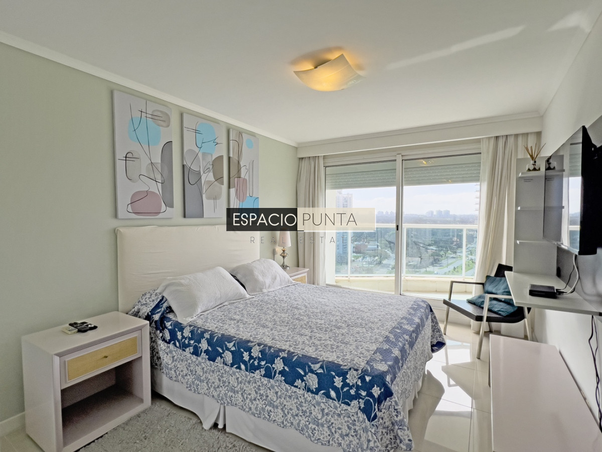 Apartamento ID.1482 - Apartamento en venta y alquiler en Mansa Punta del Este, 2 dormitorios, 3 baños